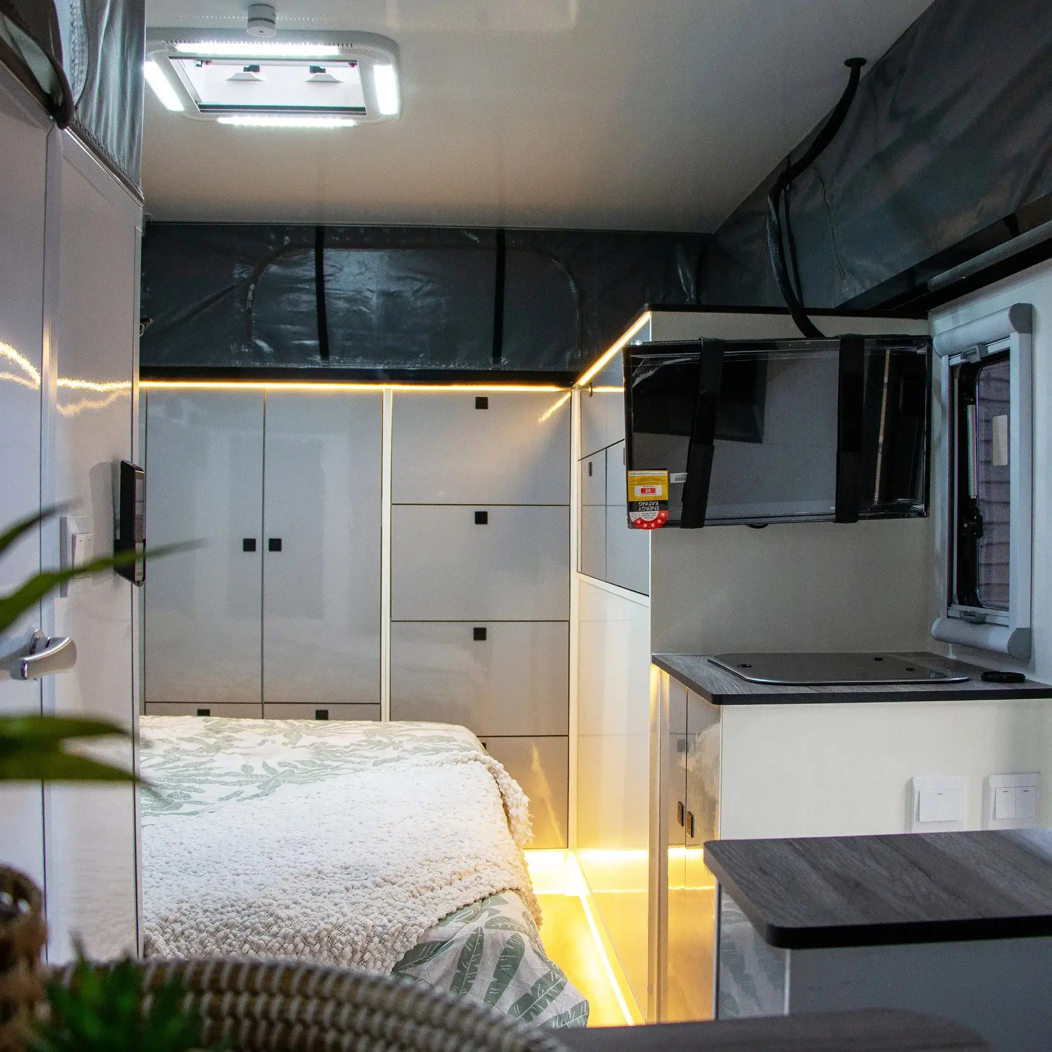 FAKAWI TRIBE 3 - 15ft Camper - Image 12