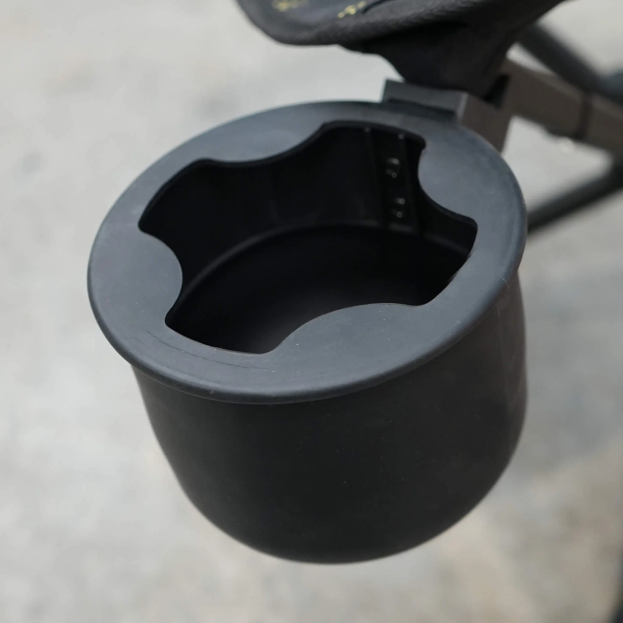 Lightweight Take 5 Chair with Cup Holder - Image 3