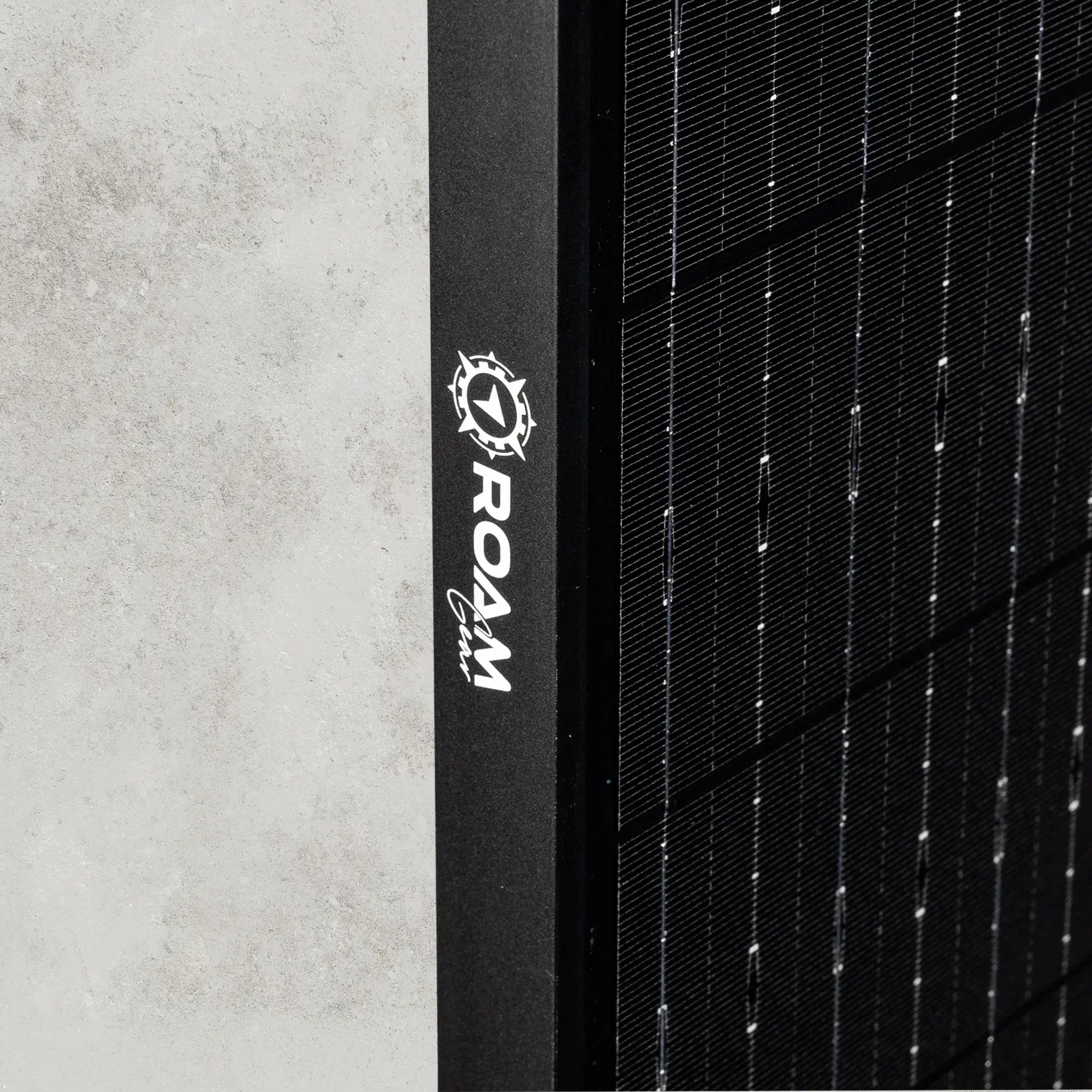 250W 12V Slimline Black Glass Solar Panel (20mm Frame) - Image 5