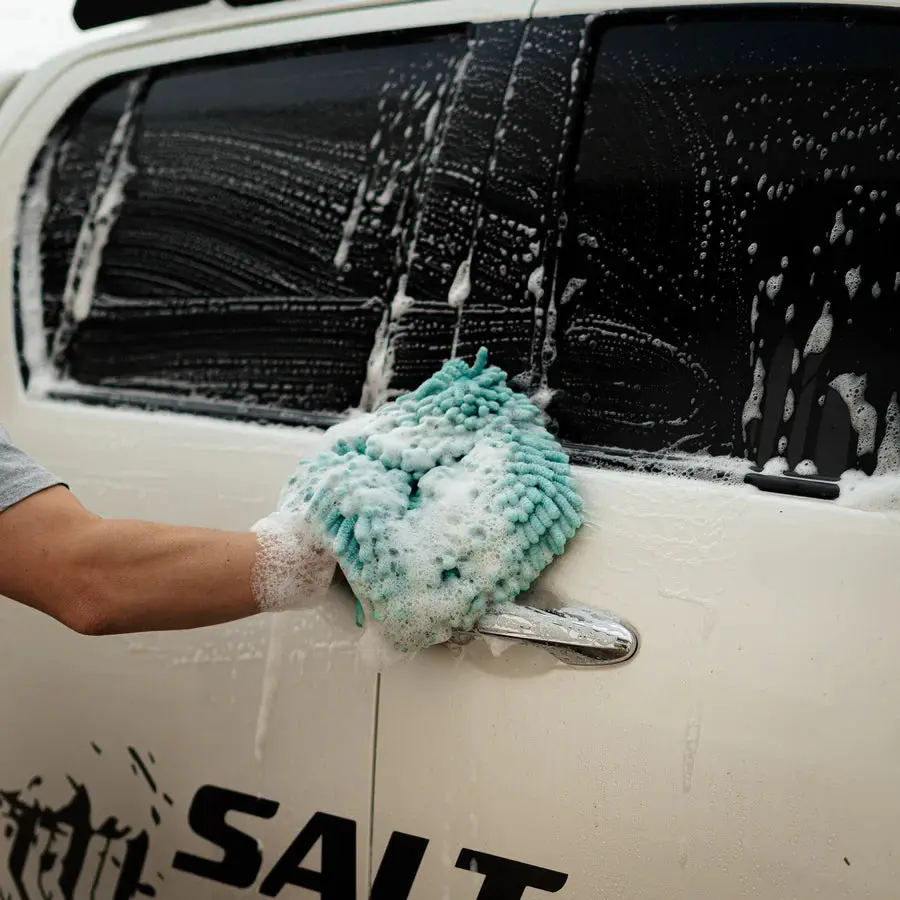 Salt Shift Mega Wash Mitt - Image 2